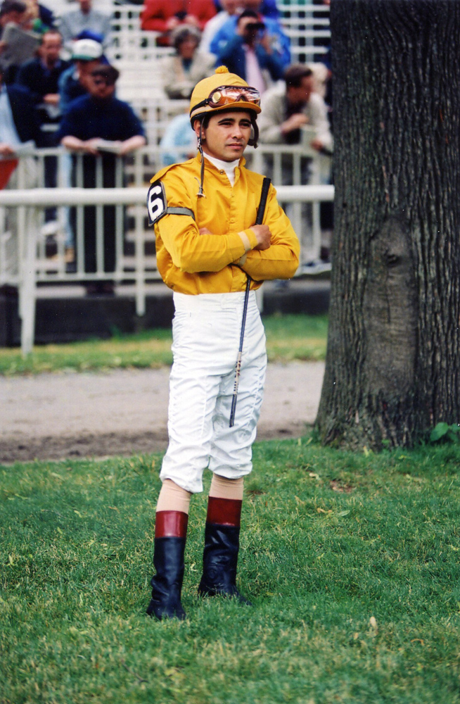 Mike Smith in the Belmont Paddock, 1992 (Barbara D. Livingston/Museum Collection)
