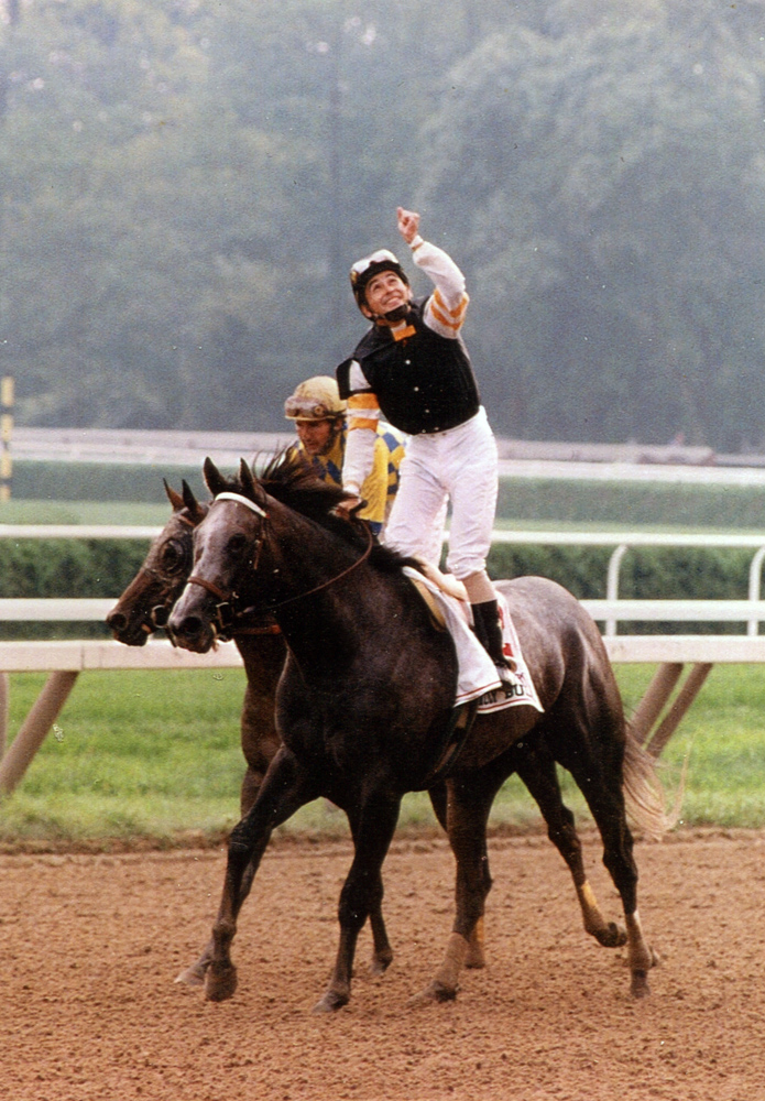 Mike Smith and Holy Bull heading to the winner's circle after winning the 1994 Travers Stakes at Saratoga (Mike Pender/Museum Collection)