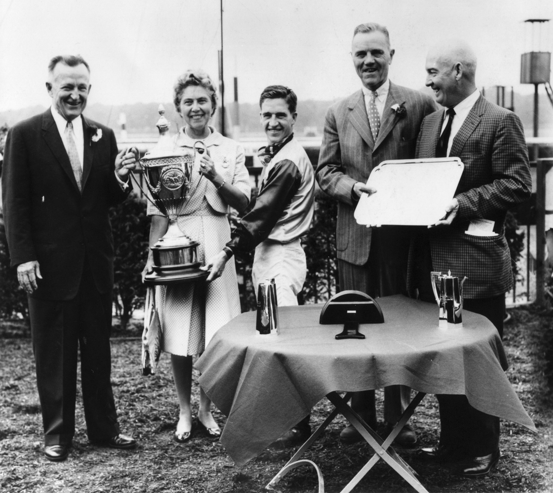 John Galbreath, jockey Bobby Ussery and trainer James P. Conway celebrate at a trophy presentation (Mike Sirico/Museum Collection)