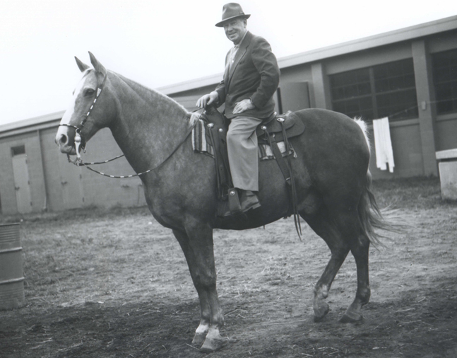 William Molter on a stable pony at Aqueduct, September 1959 (Keeneland Library Morgan Collection/Museum Collection)